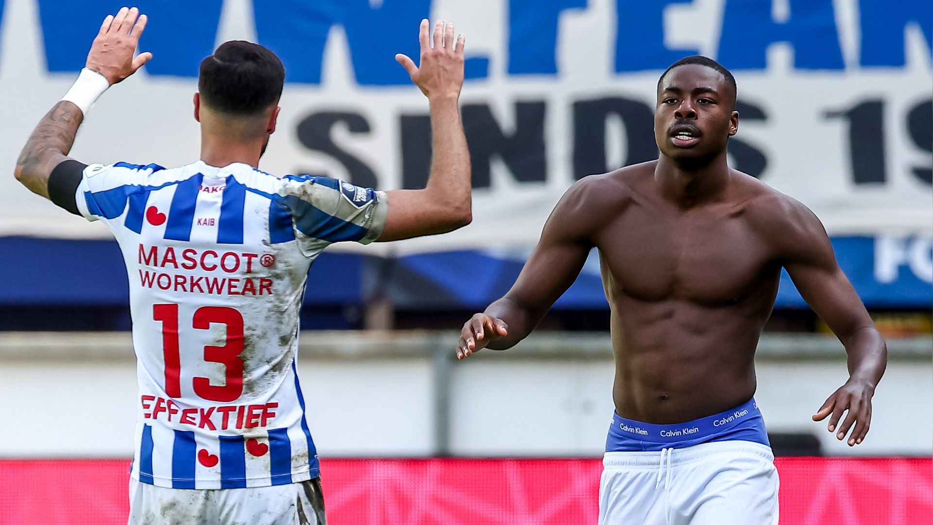 Anthony Musaba fiert syn earste goal foar Hearrenfean