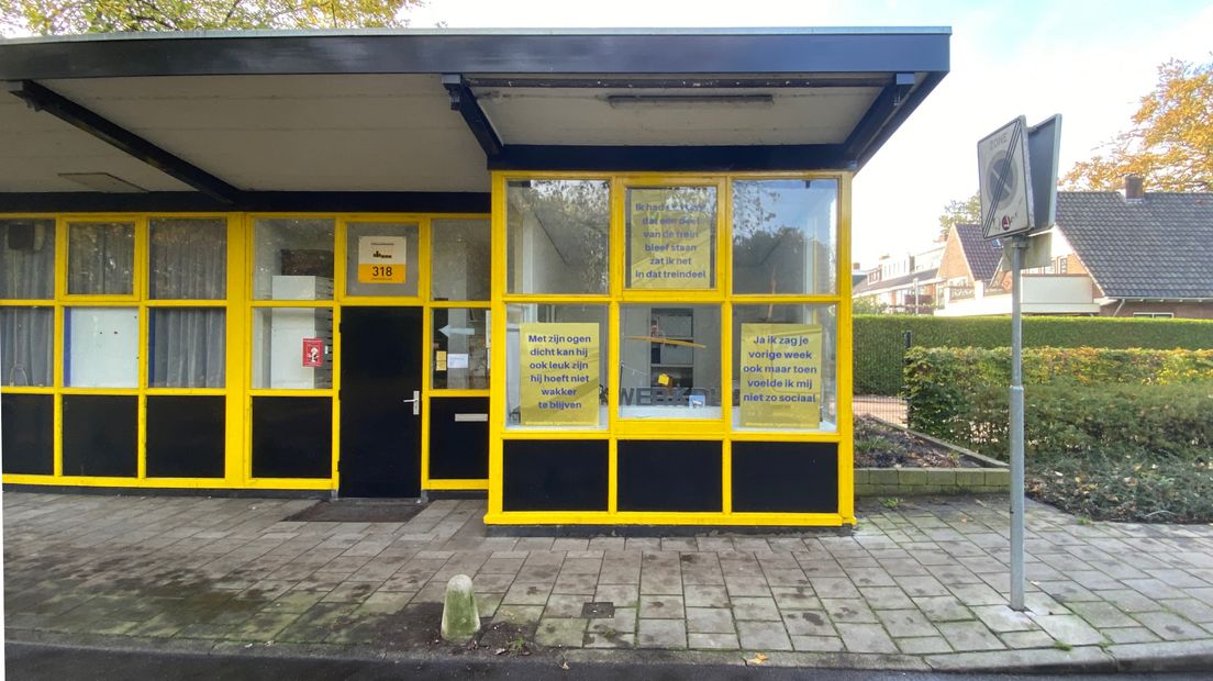 Werk van Treinpoëzie is te zien in het atelier Portiersloge bij de ingang van de Wagenwerkplaats op Soesterweg 244.