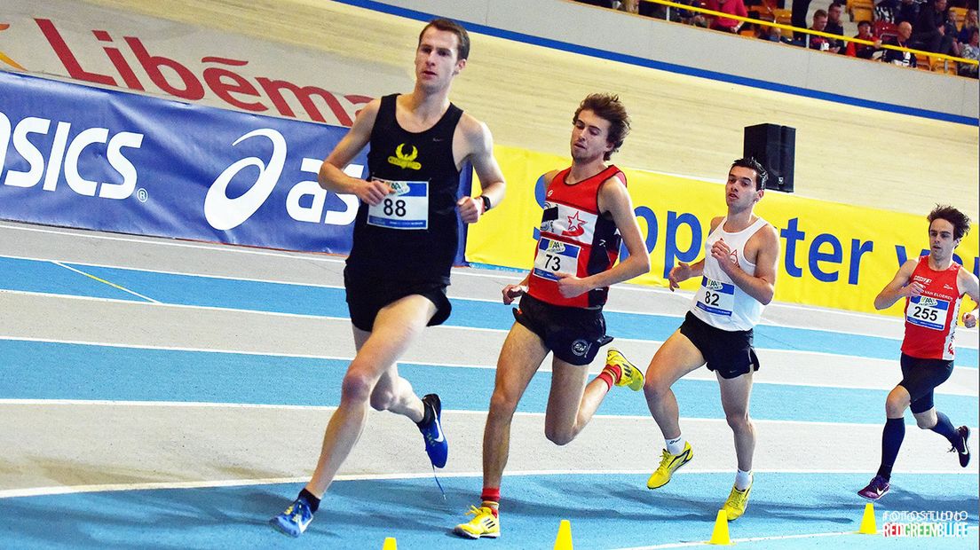 Arjen van der Logt in actie tijdens de 3000 meter