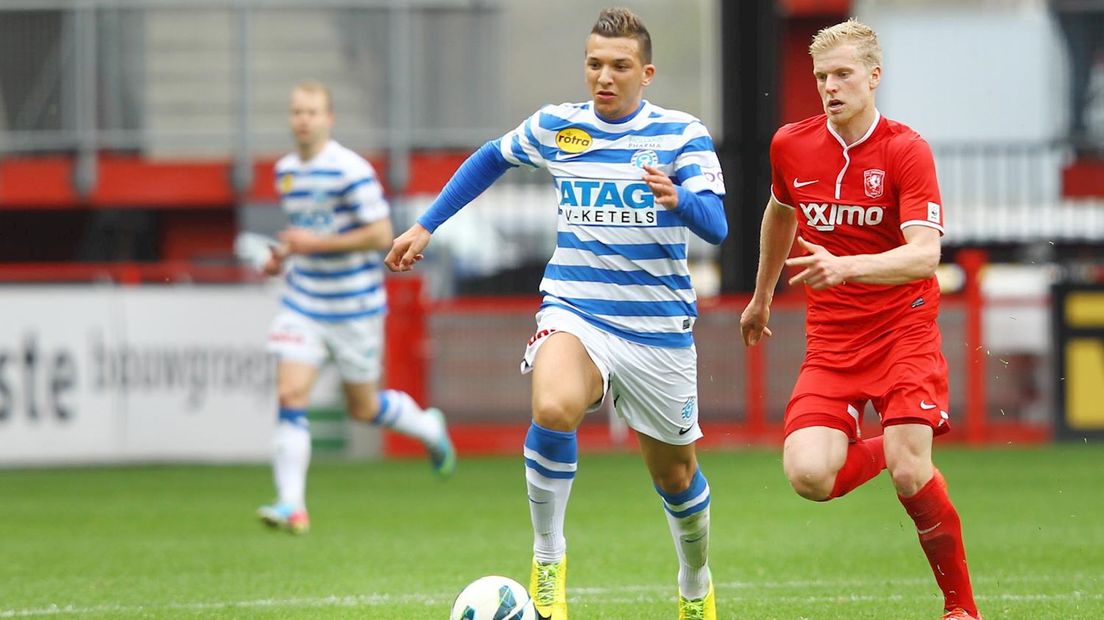 Brahim Darri in actie tegen Jong FC Twente
