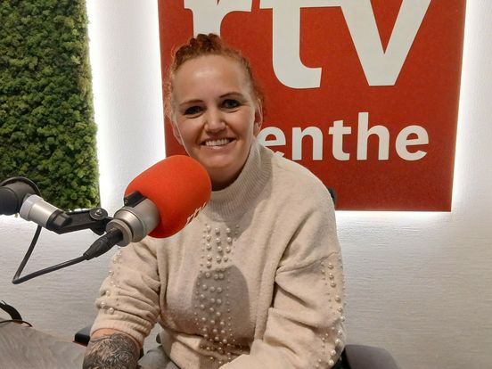 Gea zat met 'dyslexie' achter in de klas, nu schrijft ze boeken