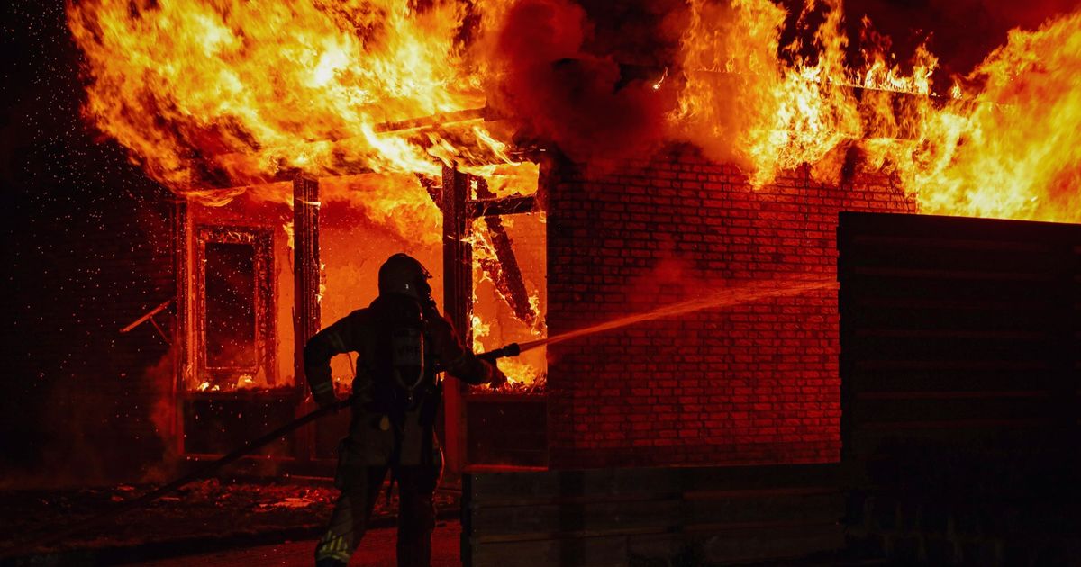 Large Fire in Zevenhuizen Bungalow Quickly Contained, One Injured