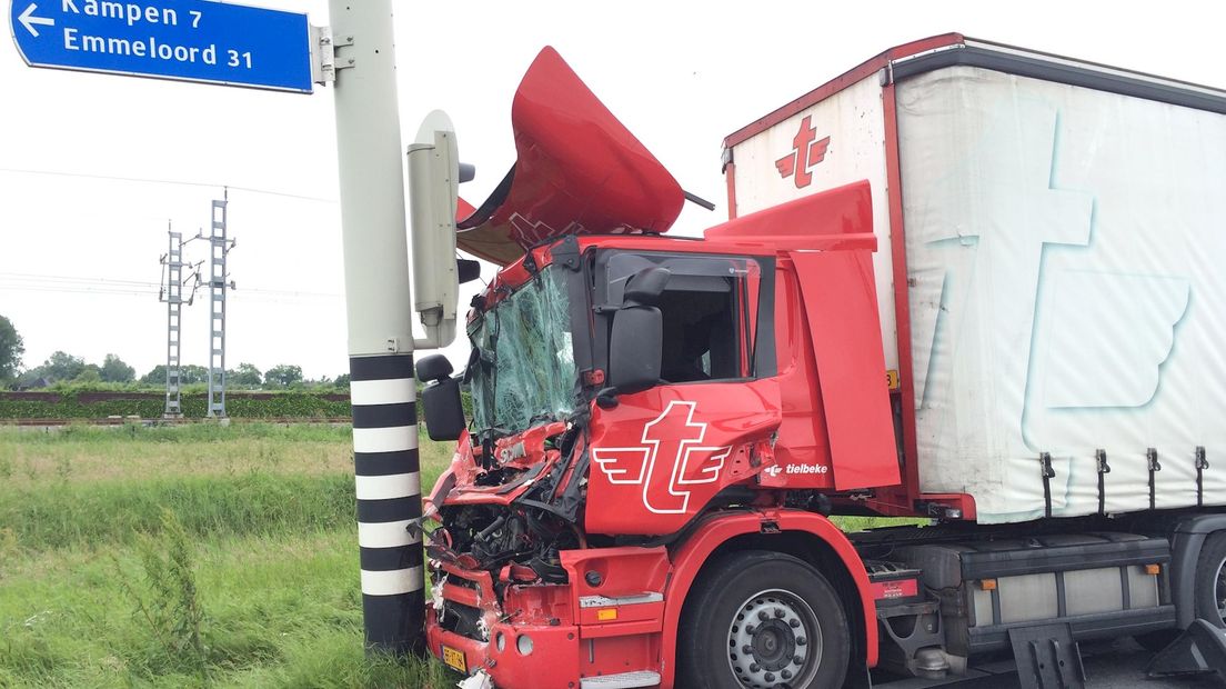 N50 bij Kampen gedeeltelijk dicht na ongeluk