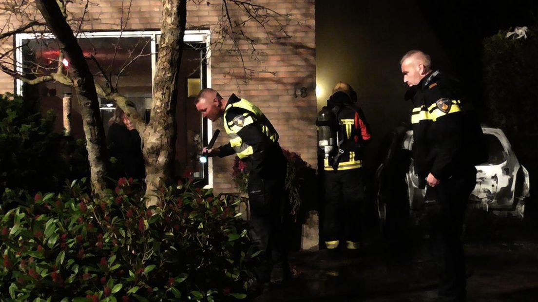 De politie doet onderzoek na de brand (Rechten: RTV Drenthe/Persbureau Meter)