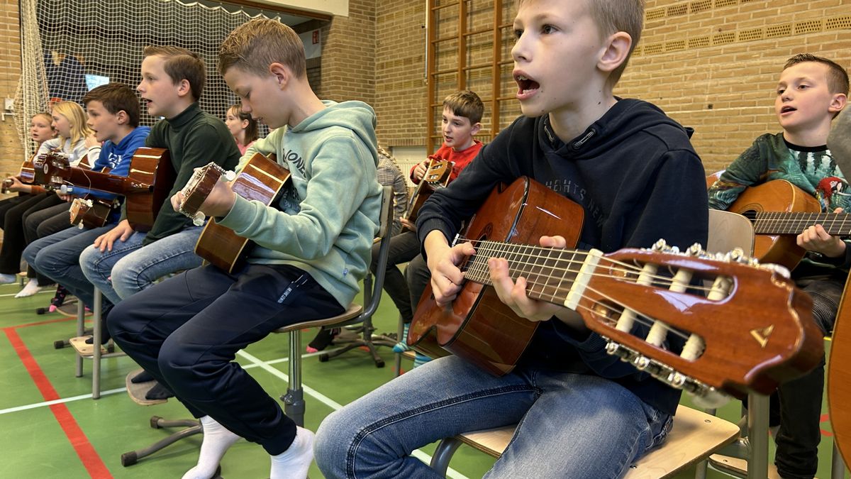 Slag op de trom in Tijnje: al 40 jaar krijgen scholieren in Opsterland muziekonderwijs