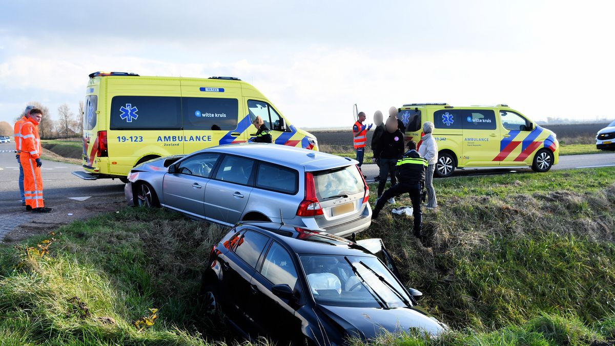 Gewonde bij botsing Colijnsplaat; auto's flink beschadigd