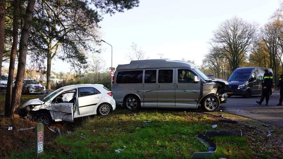 Zwangere vrouw gewond naar ziekenhuis na aanrijding Nieuws
