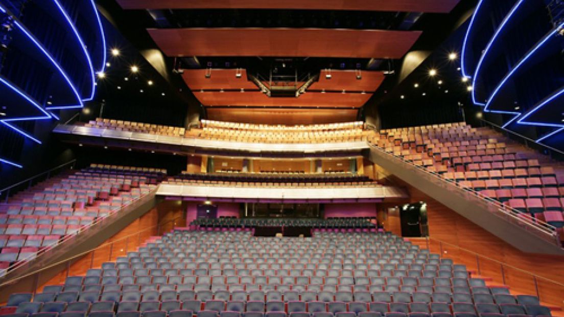 Theater Orpheus in Apeldoorn gaat bijna een maand lang bezet worden met de theatervoorstelling War Horse.