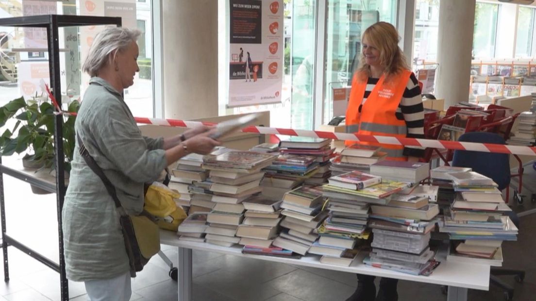 Opgefriste bibliotheek Hengelo coronaproof weer open