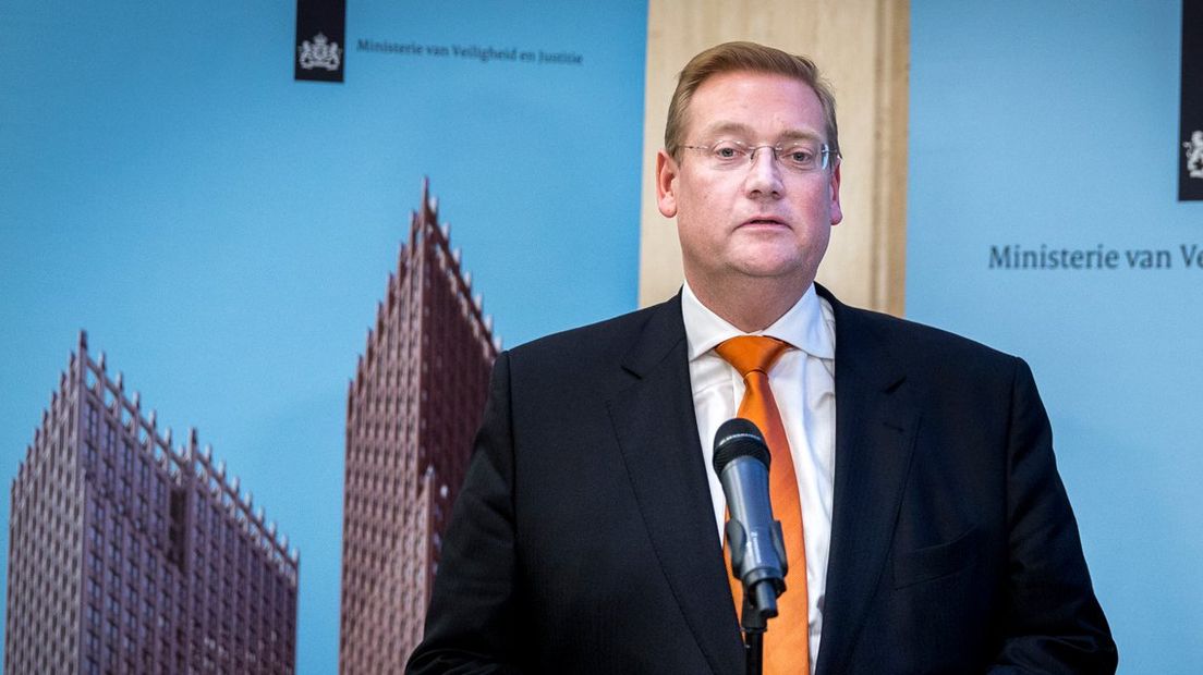 Ard van der Steur was minister van Jusititie ( 20-03-15/26-01-17) - Foto ANP