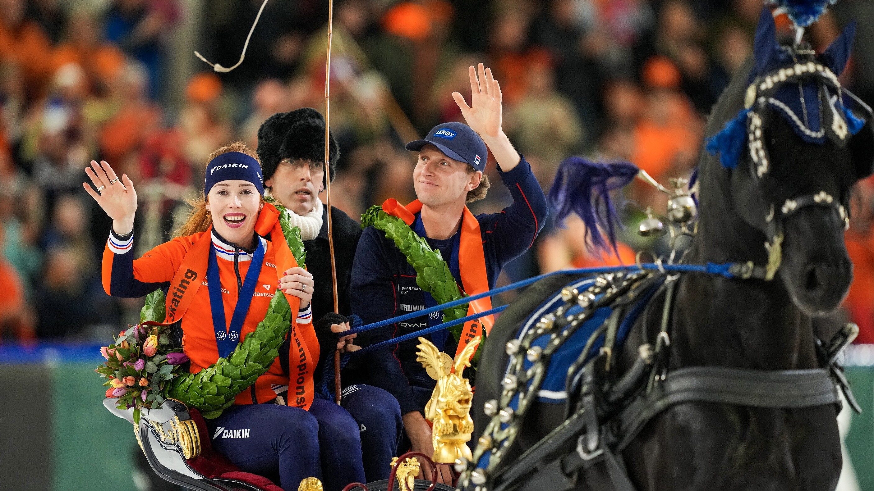 Pikefel foar Rijpma-de Jong by fjirde EK-titel yn fol Thialf: "Dit wie de moaiste!"