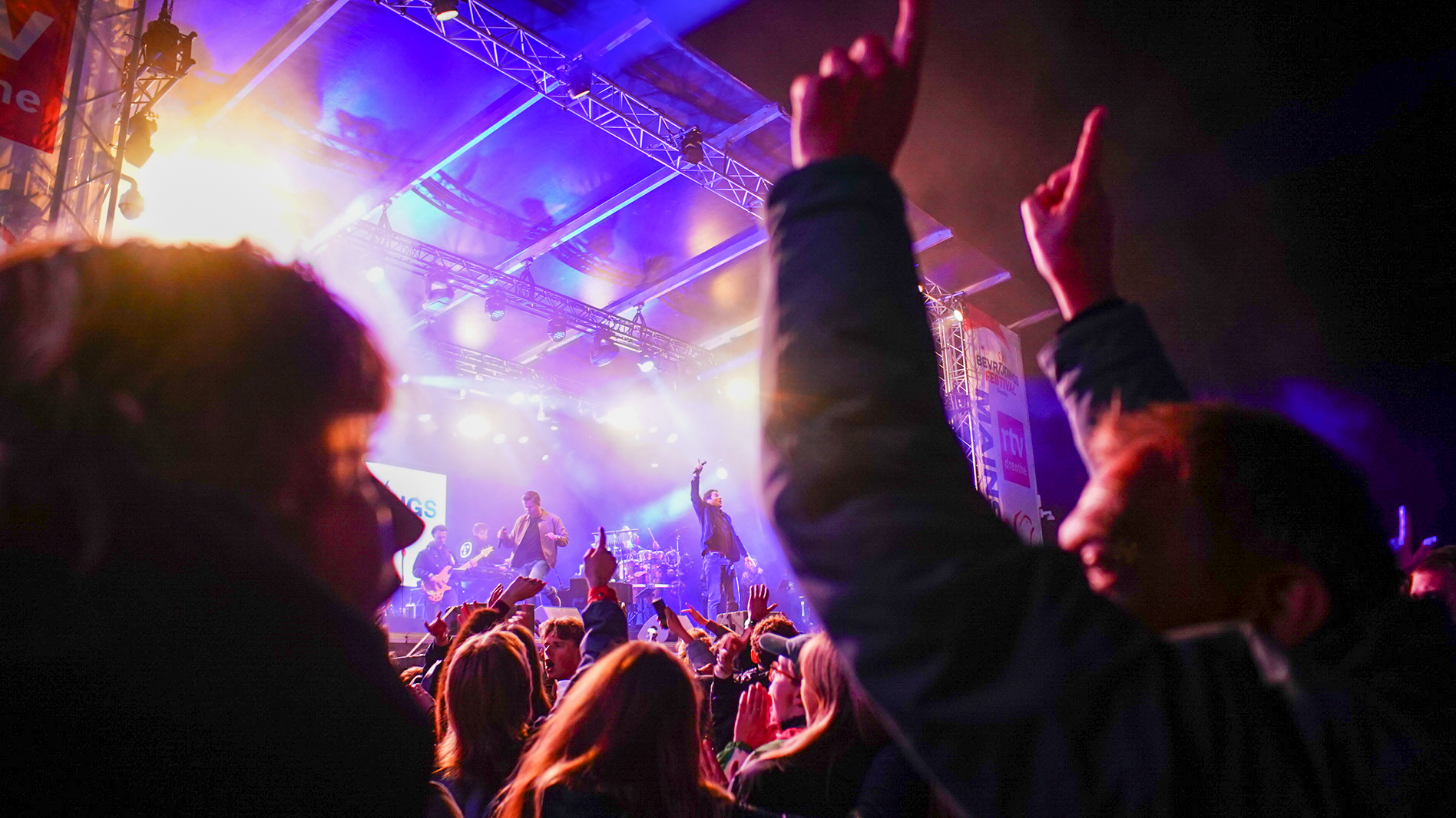 Lees terug: Bevrijdingsfestival trekt 25.000 bezoekers • Premier volgend jaar naar Drenthe