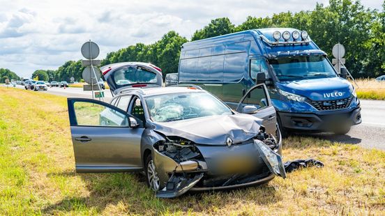 Botsing op A28 • bewusteloze fietser aangetroffen. Botsing op A28 • bewusteloze fietser aangetroffen.