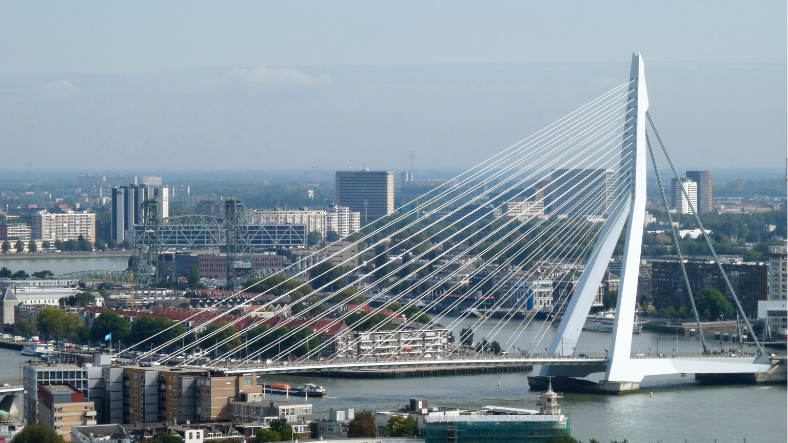 Erasmusbrug vanaf de Euromast