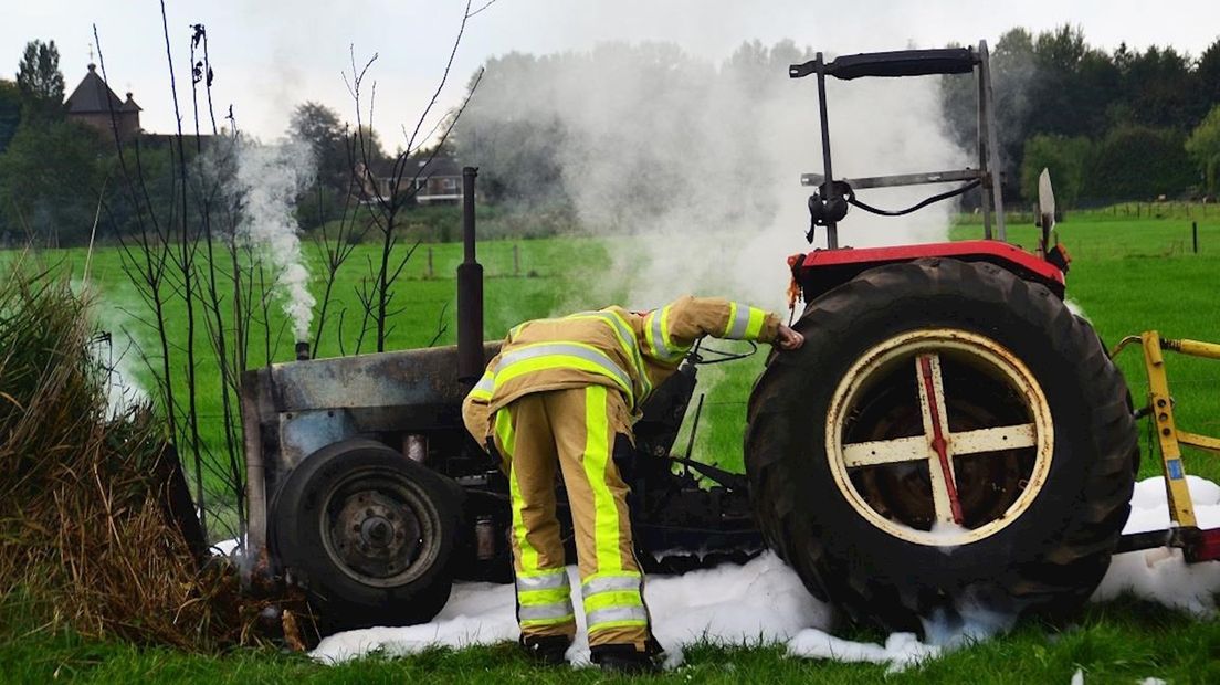 Tractor brandt uit bij Mariënheem
