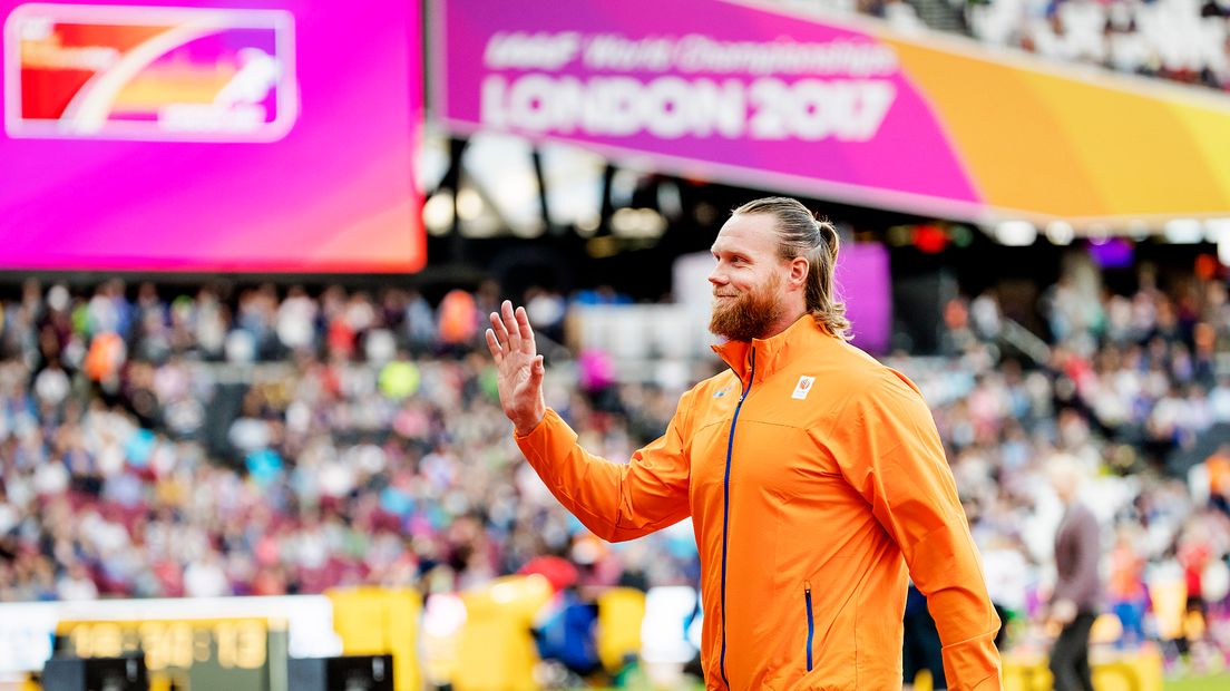 Rutger Smith met de bronzen plak voor kogelstoten op het WK van 2017 in Lpnden