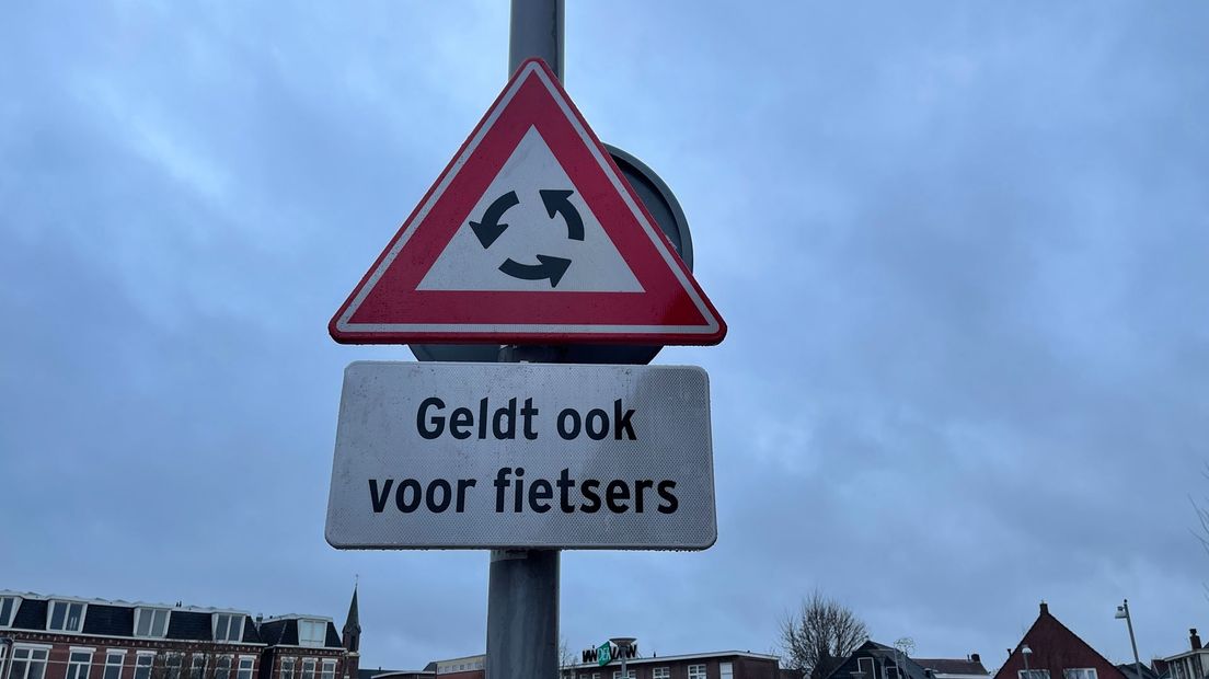 Verkeersbord bij het Oldambtplein