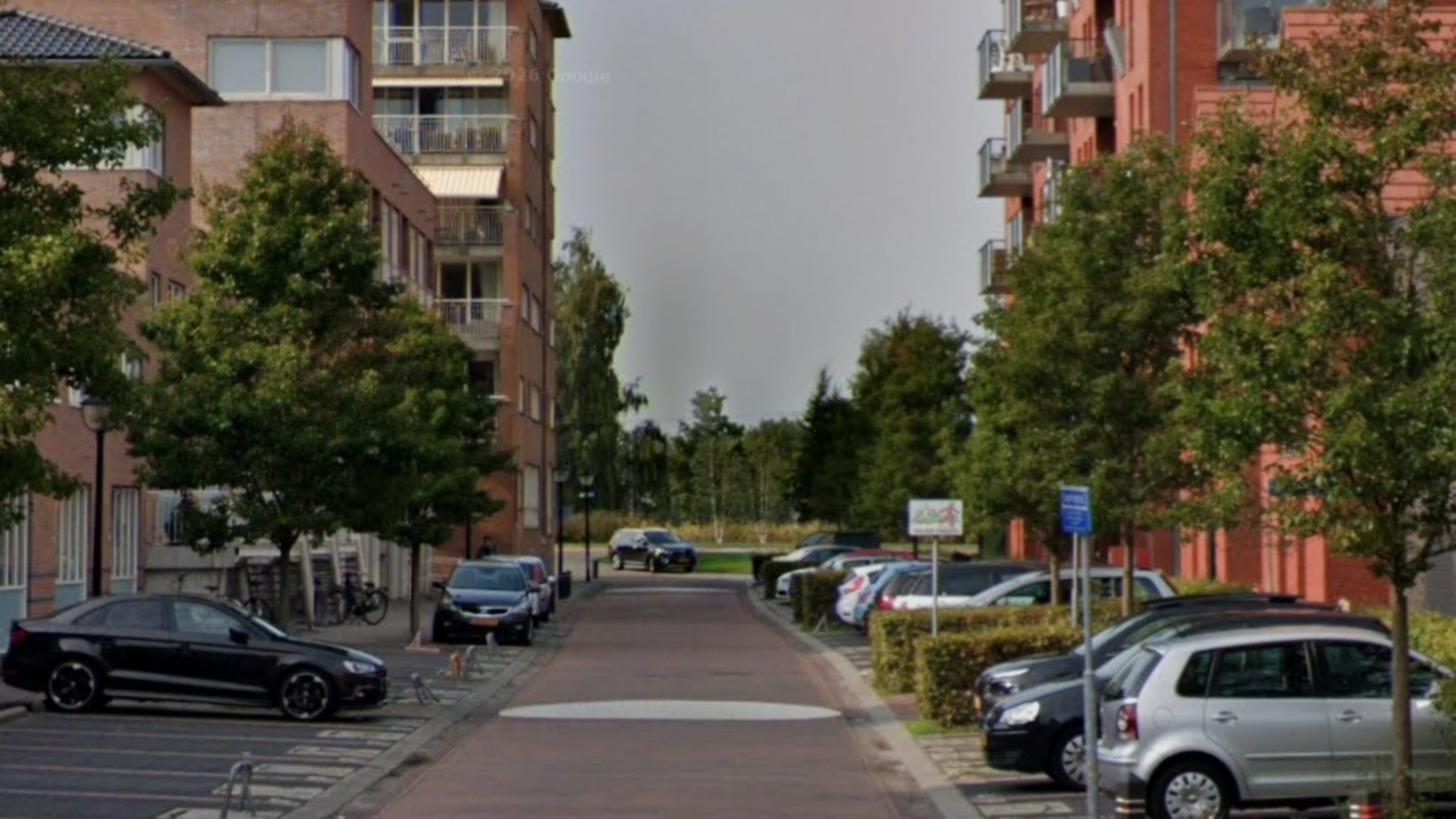 Woning in Leerdam gesloten na grote drugsvondst, ook wapens gevonden