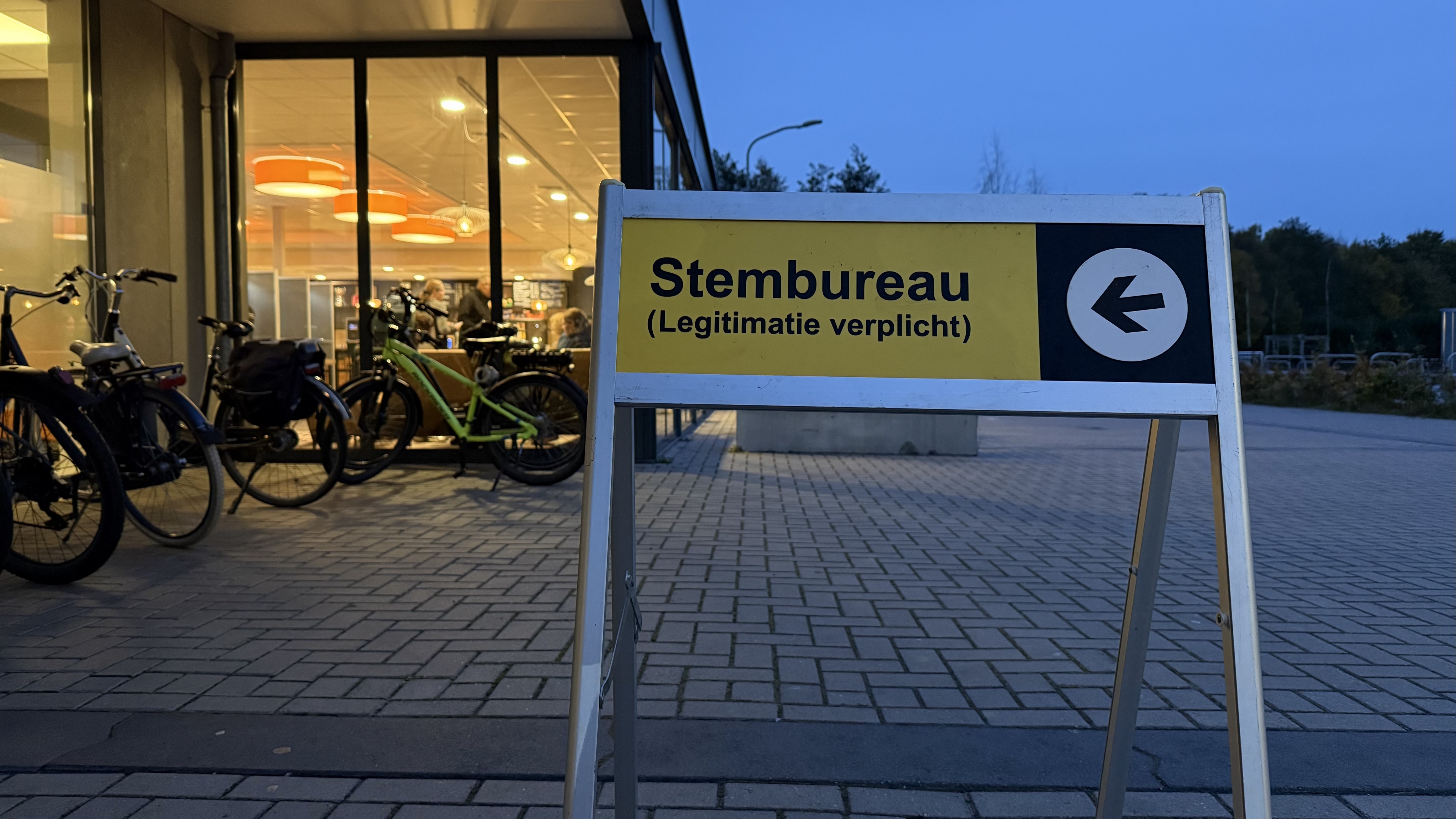 Liveblog: Stembureaus nog een uur open, volg hier de Tweede Kamerverkiezingen