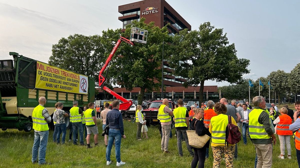 Protest tegen windmolens in Enschede: Omwonenden willen geen 'enorme monsters'