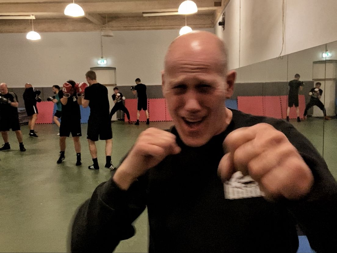 Hans de Jong is een blije boksschoolhouder in Schiedam