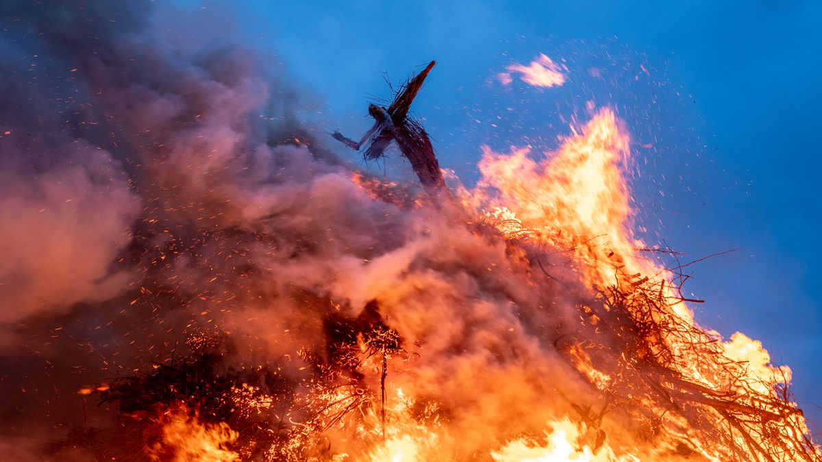 Emmer fracties hekelen geschrapte paasvuren: 'Zonde van tijd en energie'