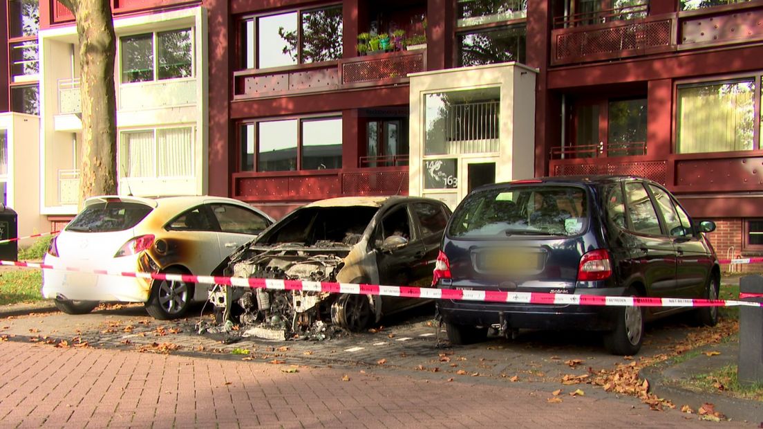 Beschadigde auto's aan de Kloosstraat in Doetinchem
