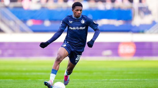 Read maakt gelijk indruk bij zijn rentree bij Feyenoord: 'Je ziet eigenlijk pas hoe goed hij is, als hij er niet bij is' Home