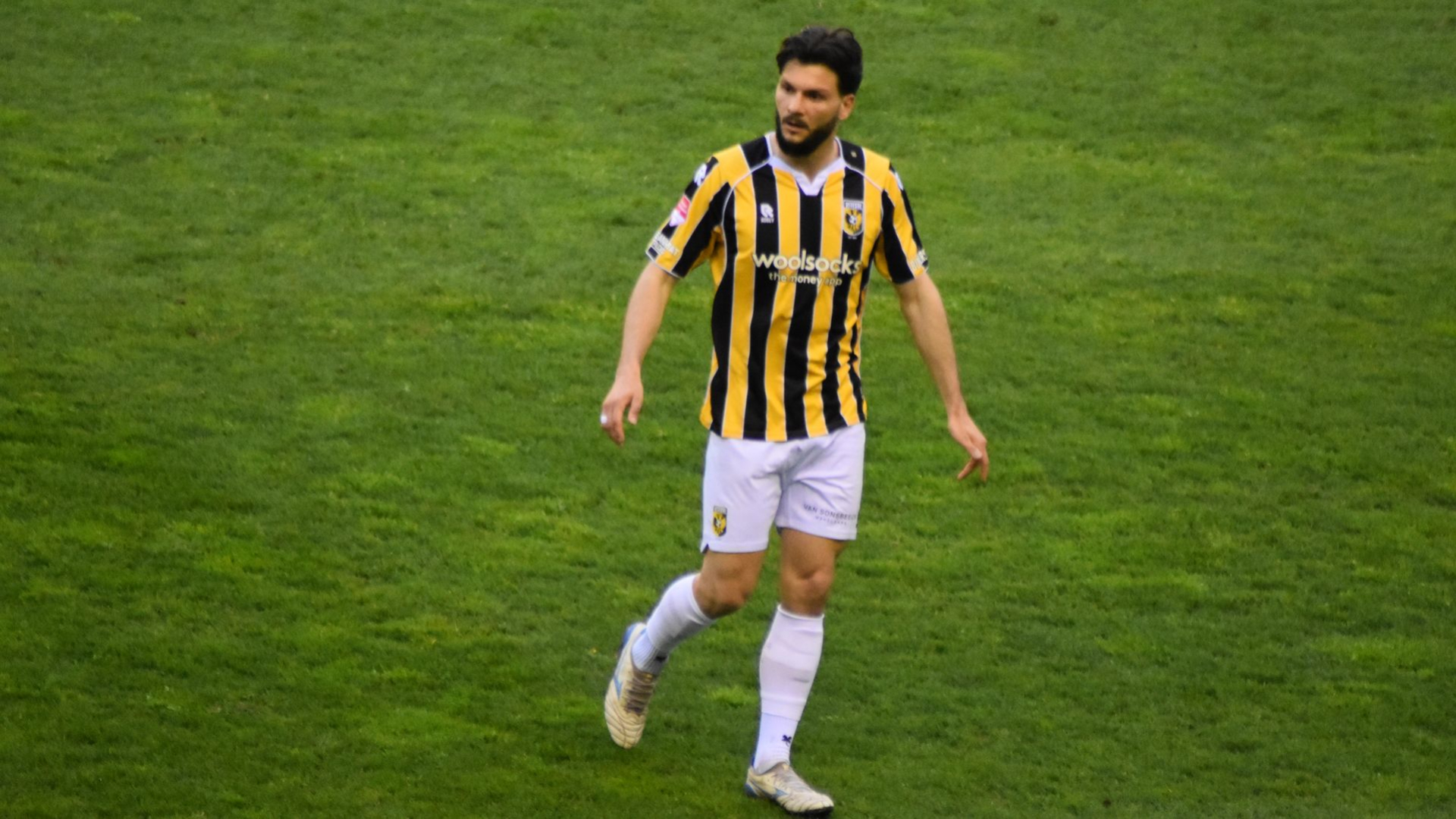Schikora verlengt contract: publiekslieveling blijft Vitesse trouw