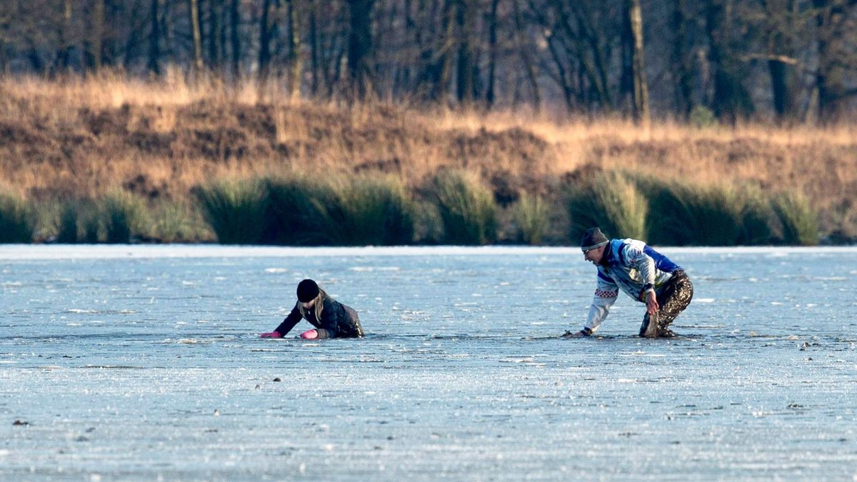 Dit moet je weten als je door het ijs zakt - RTV Noord