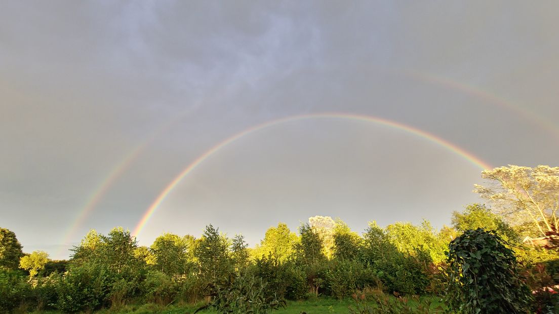 Dubbele regenboog boven het Drents Friese Wold