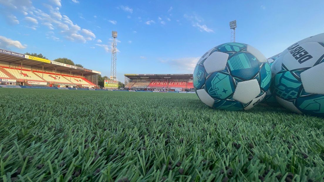 FC Emmen moet vanaf 2025 voetballen op natuurgras RTV Drenthe