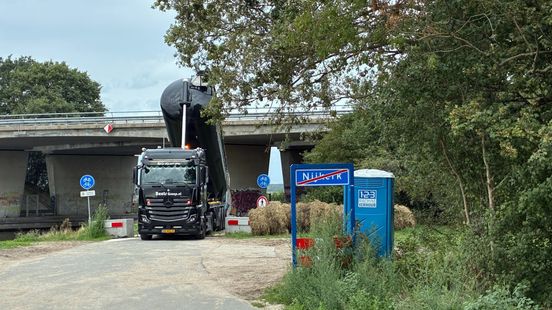 Herstel brug A28 begonnen, provincie vraagt Rijkswaterstaat om verkeersregelaars