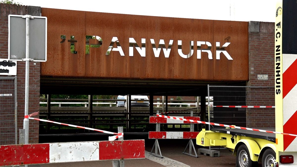 Nog één auto in parkeergarage Dokkum | Personen te water in Tjeukemeer