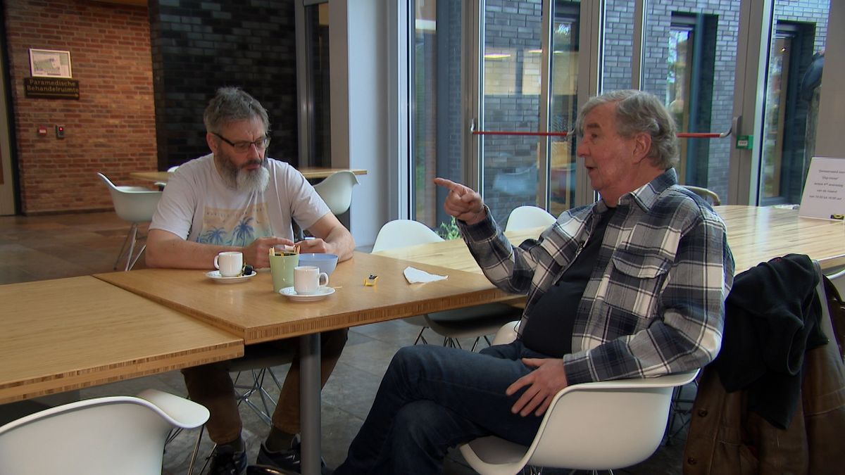 Thuisbegeleiding is nog onbekend, maar Remmert zorgt er voor dat Peter zijn bus haalt