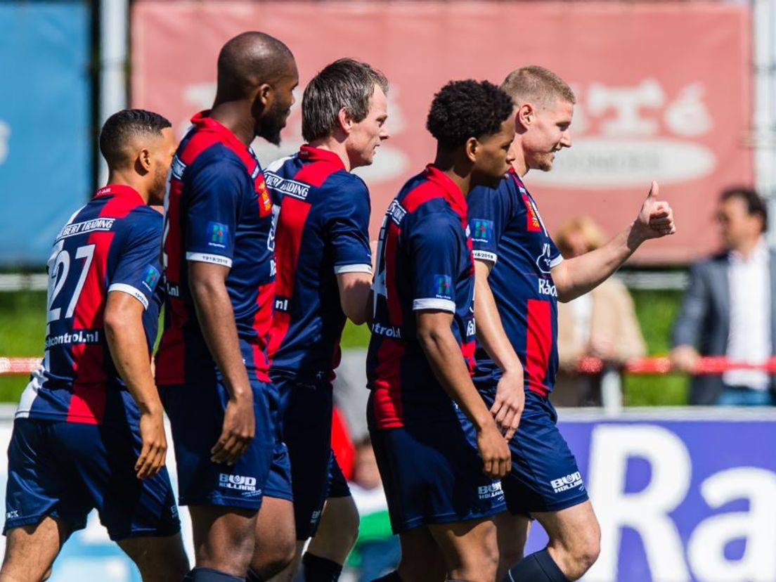 Spelers van Excelsior Maassluis, afgelopen weekend tegen AFC. (VK Sportphoto - Yannick Verhoeven)