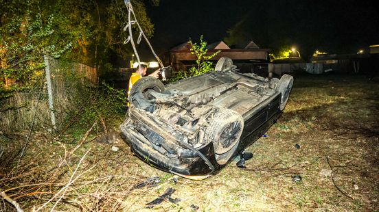 Automobilist spoorloos na ongeluk in Emmen. Automobilist spoorloos na ongeluk in Emmen.