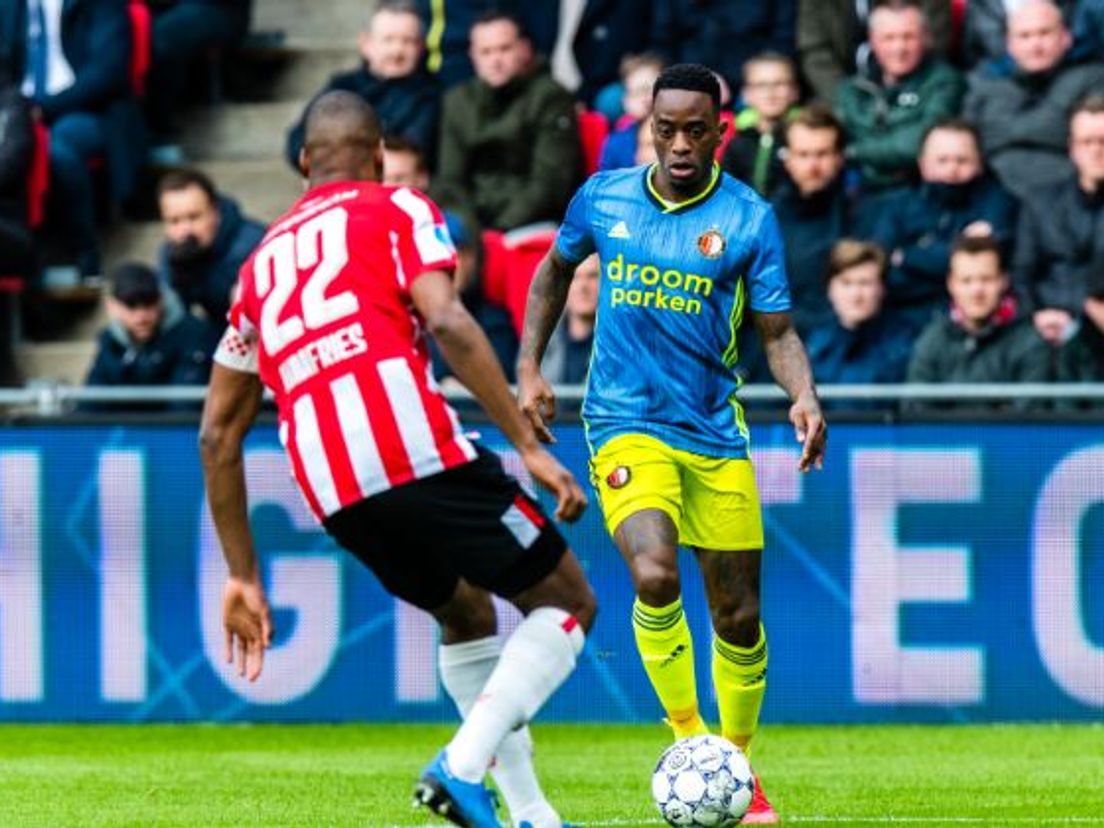 Ridgeciano Haps in actie tegen PSV. (VK Sportphoto - Yannick Verhoeven)