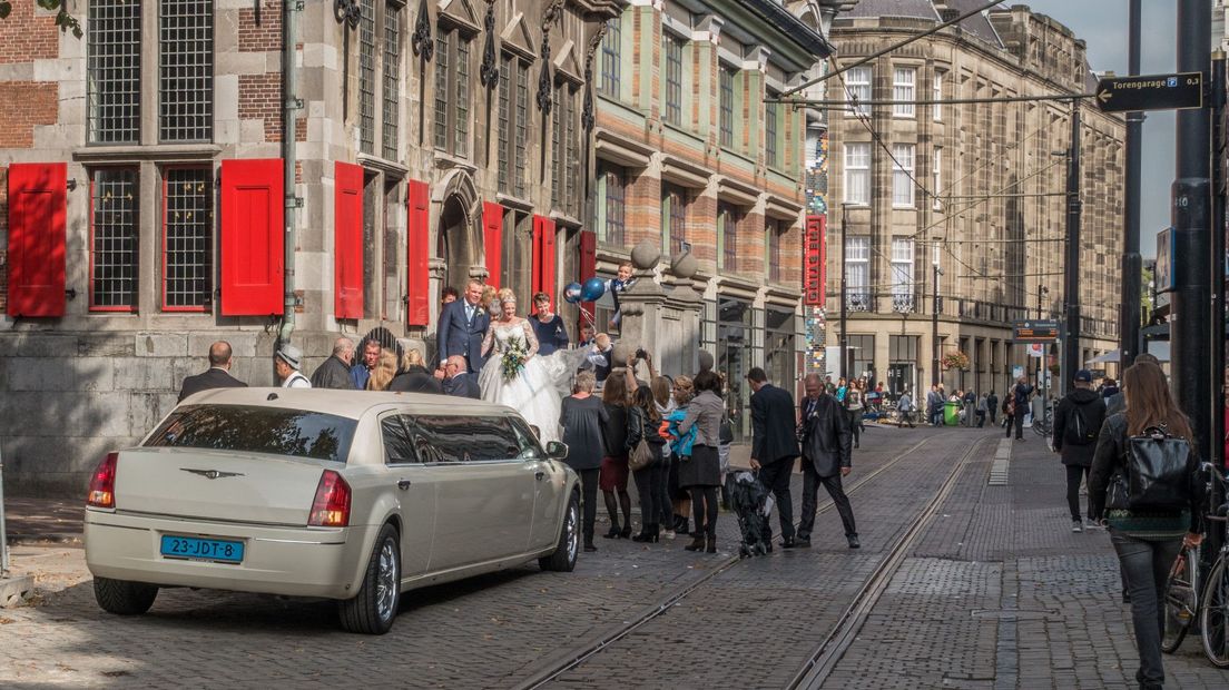 Het Oude Stadhuis op de Dagelijkse Groenmarkt waar huwelijken voltrokken worden