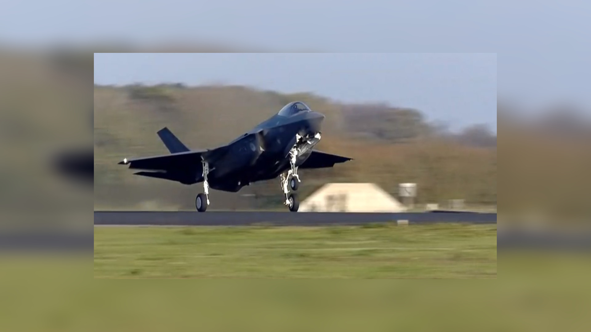 De lâning fan de earste F-35 yn Ljouwert