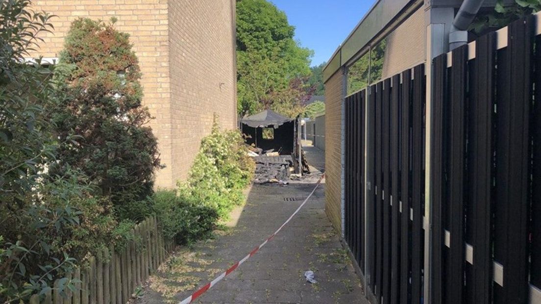Berna Everts uit Arnhem heeft dinsdagavond alert gereageerd toen er brand uitbrak op de Boskoopplantsoen in de wijk Elderveld.