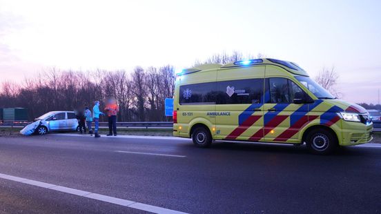 Ongelukken op A37 door gladheid. Ongelukken op A37 door gladheid.