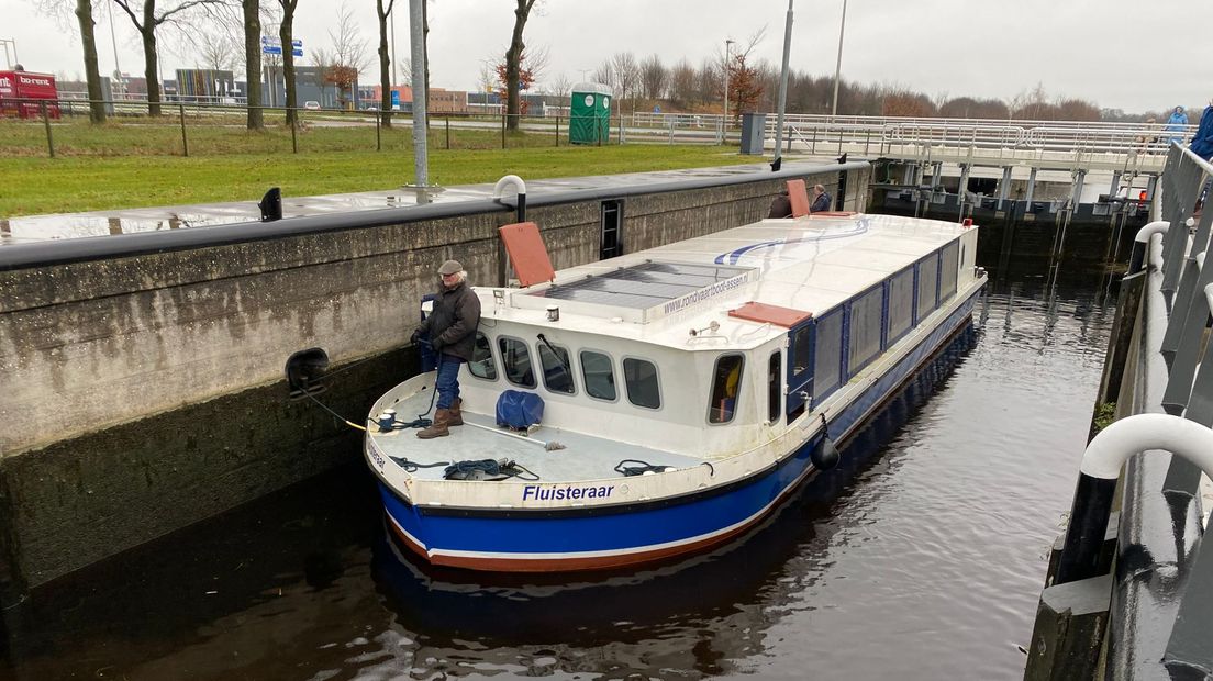 De Fluisteraar in de sluis bij Peelo