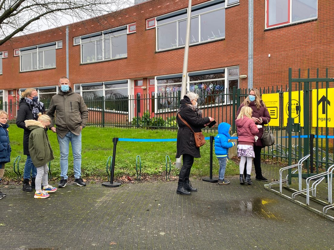 In de rij voor een test in Bergschenhoek