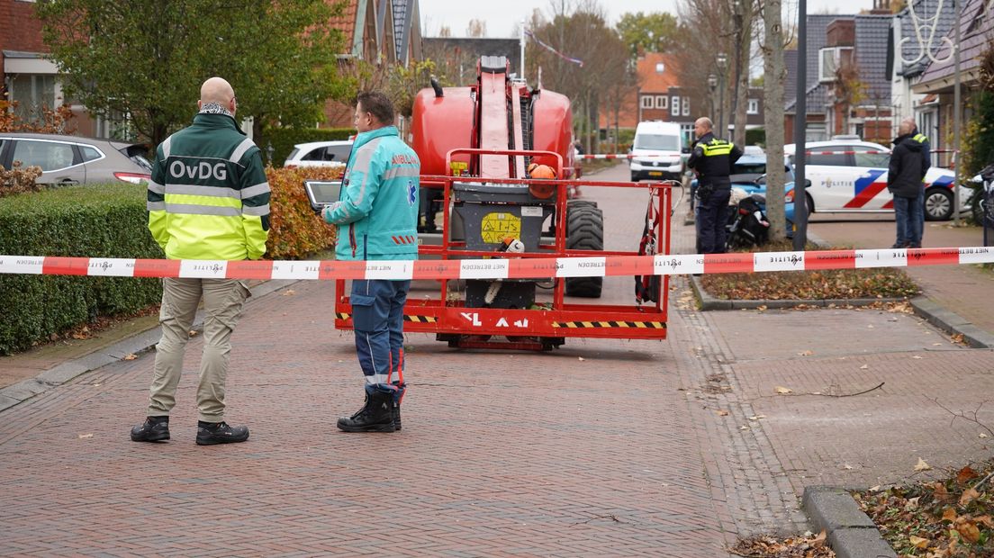 De mobiele kraan aan de Jellemaweg in Zuidhorn