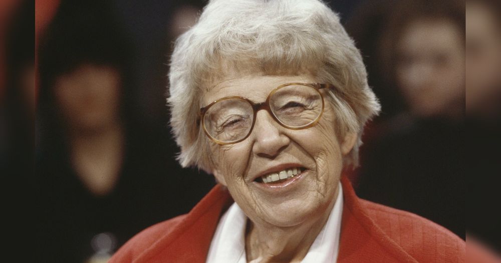 Annie M.G. Schmidt krijgt schrijverssteen in Amsterdam - Omroep Zeeland