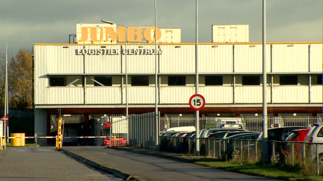 Het distributiecentrum van Jumbo in Beilen, waar onder andere de slagerij in zit (Rechten: archief RTV Drenthe)
