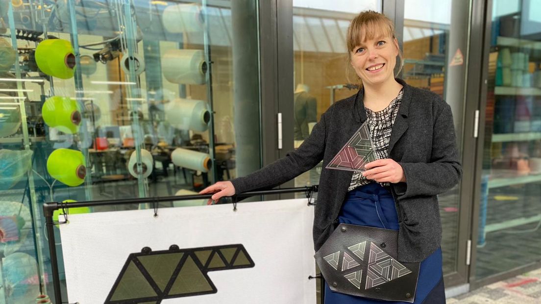 Hellen van Rees trots op haar ontwerpen met zonnecellen in textiel