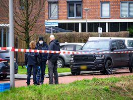 Man aangehouden op Rotterdam-The Hague Airport  | Auto neemt bocht te kort en zit vast
