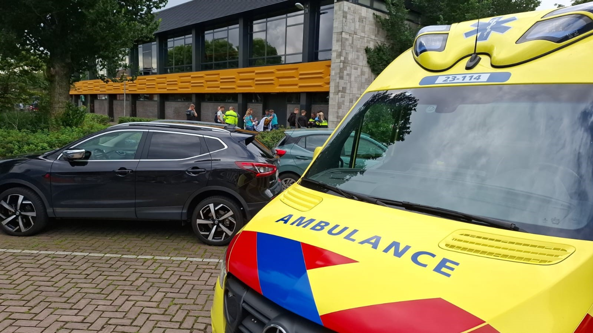 Steekpartij Bij Middelbare School: Jongen (14) Gewond - L1 Nieuws